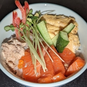 ごま入り♪簡単寿司飯！の海鮮丼